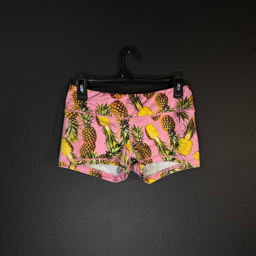 🍍 Fleo pineapple shorts 🍍